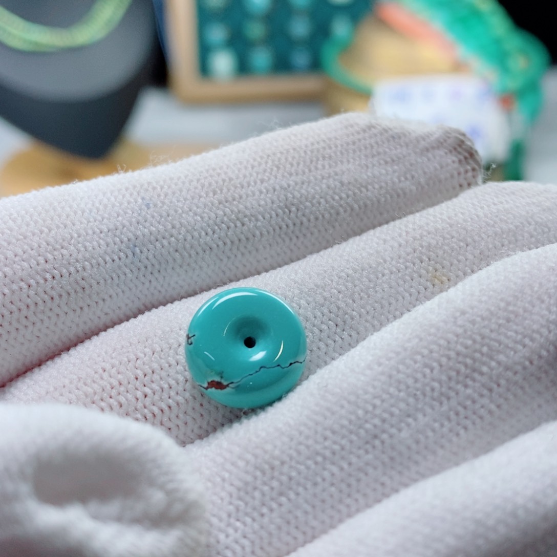 绿松石未镶嵌颈饰