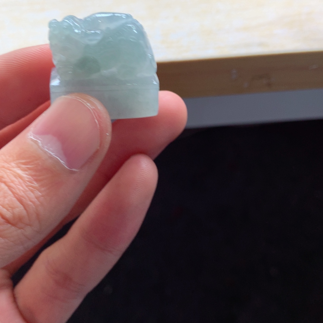 翡翠颈饰未镶嵌吊坠