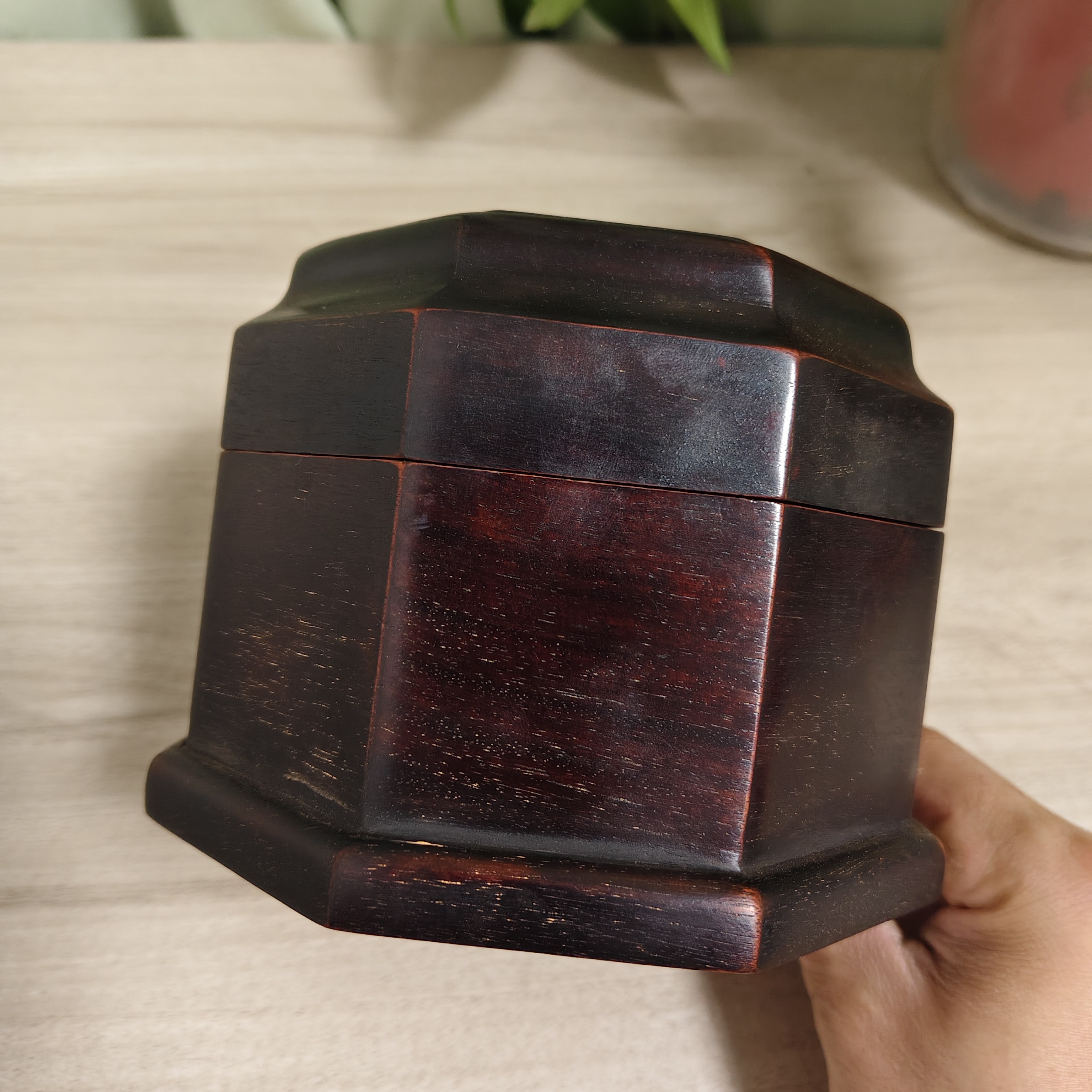 紫檀素面六角收纳盒长13高度12厘米