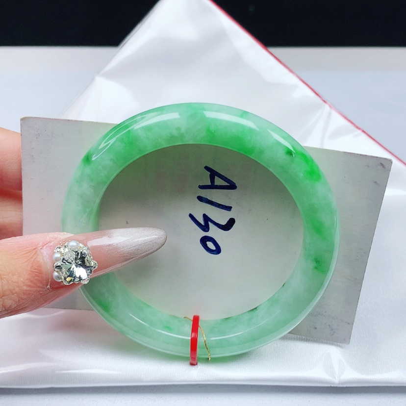 【闪购商品】翡翠手镯未镶嵌52.5圈