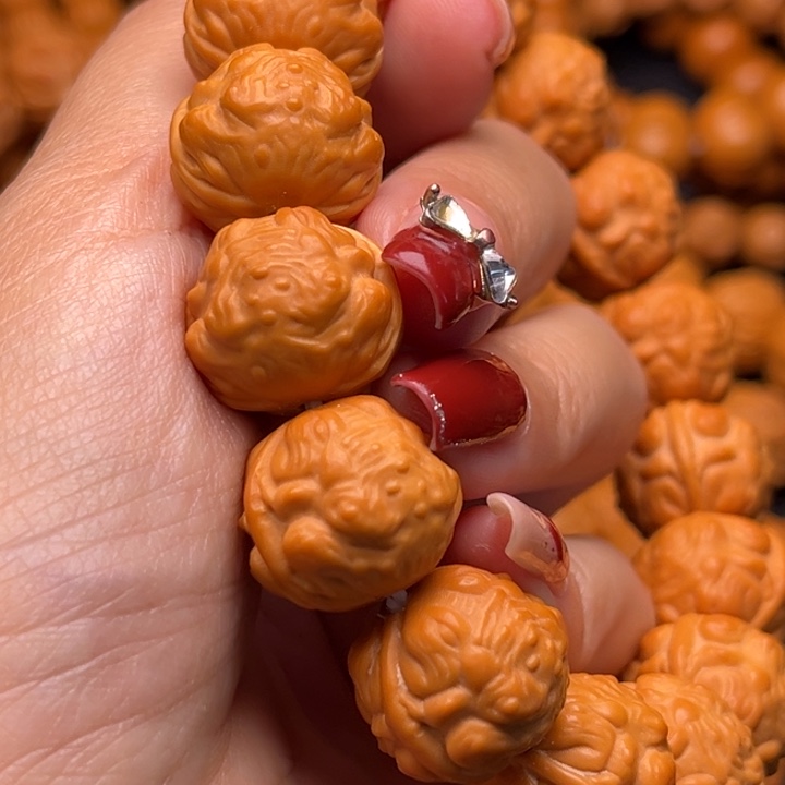 猴头核桃吊坠蟾王