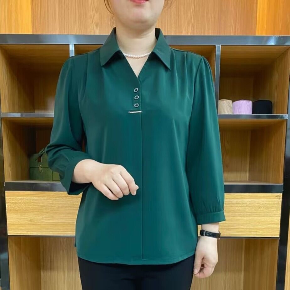 2025秋季新款纽扣宽松型纯色中老年女装七分袖小衫妈妈装时尚百搭