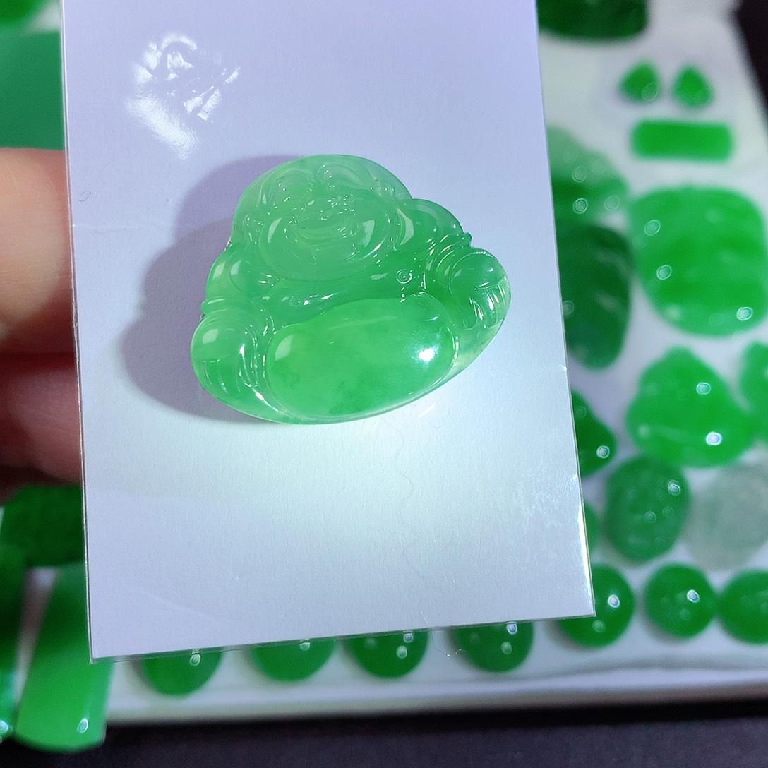 翡翠颈饰未镶嵌天然翡翠