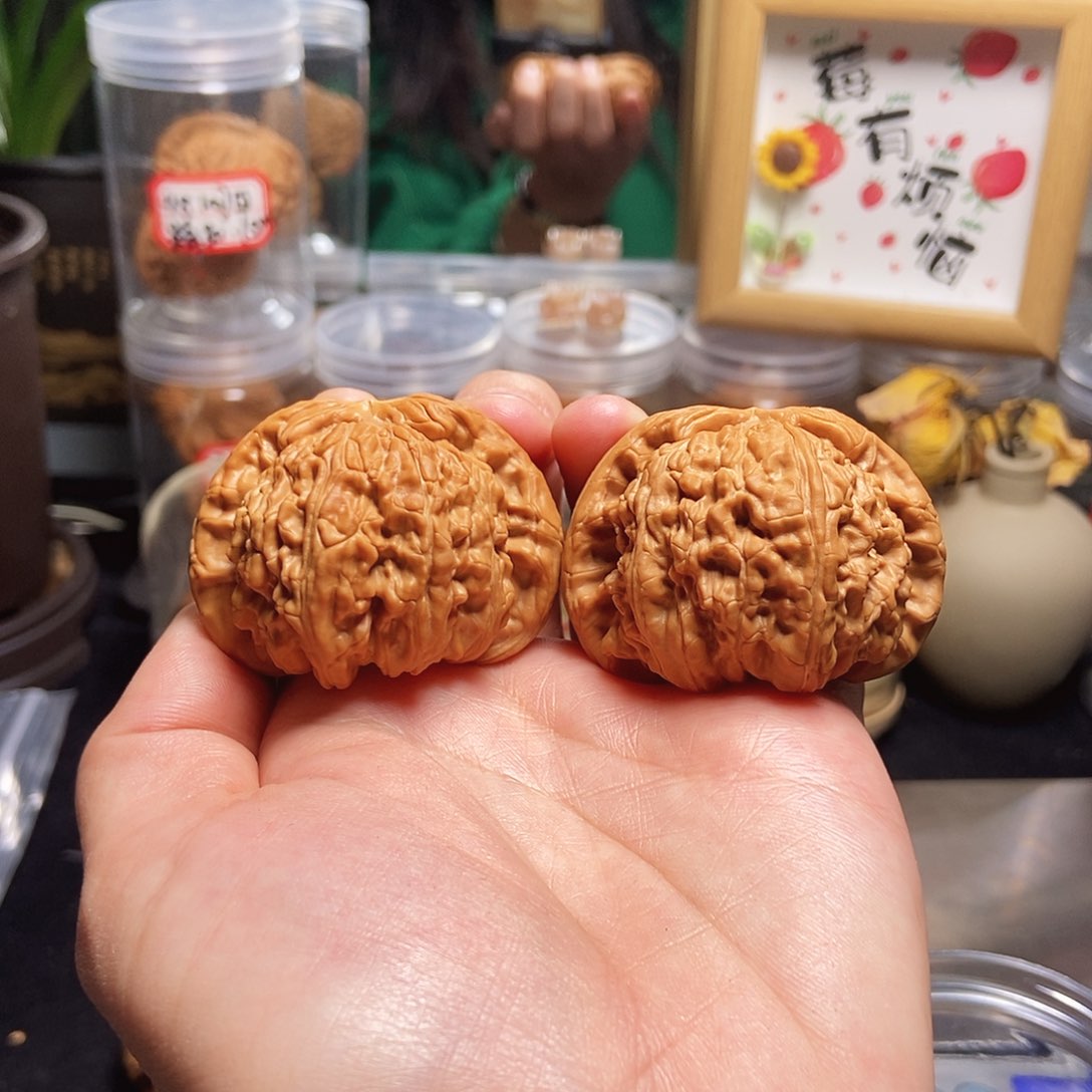 文玩核桃吊坠杨***.50闷白