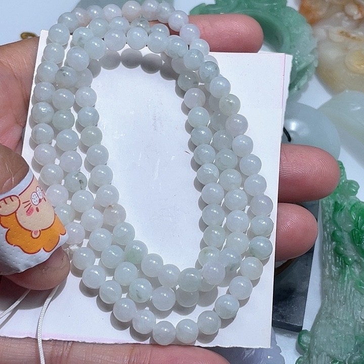 翡翠未镶嵌颈饰是