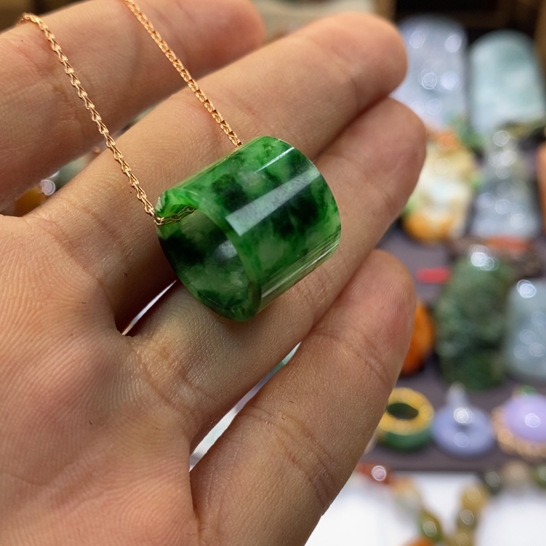 翡翠未镶嵌挂件翡翠