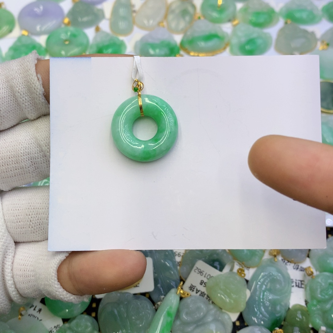 翡翠颈饰18K金镶嵌C**?翡翠