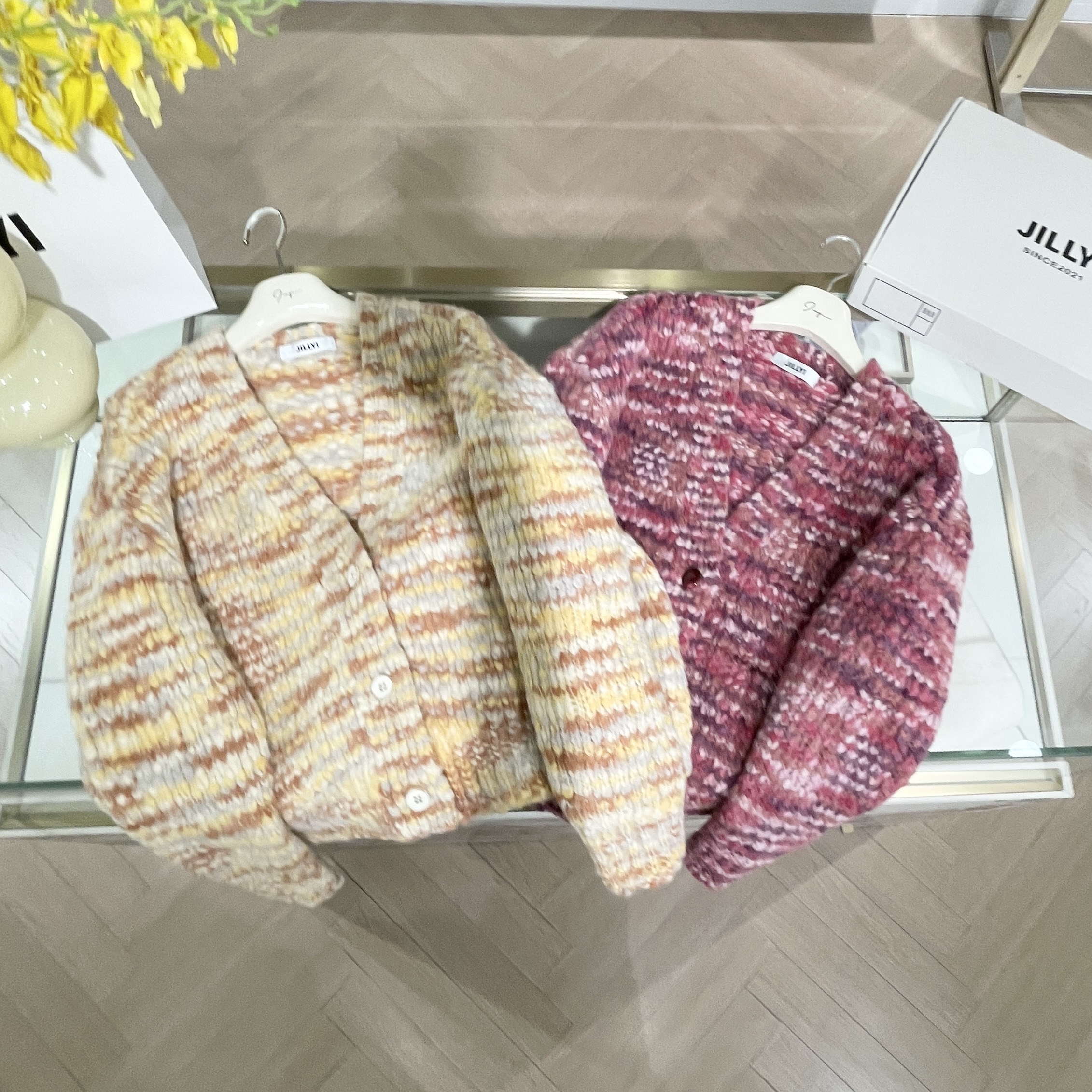 jillyi【冬季多巴胺】两色V铃多巴胺色调时尚百搭针织开衫