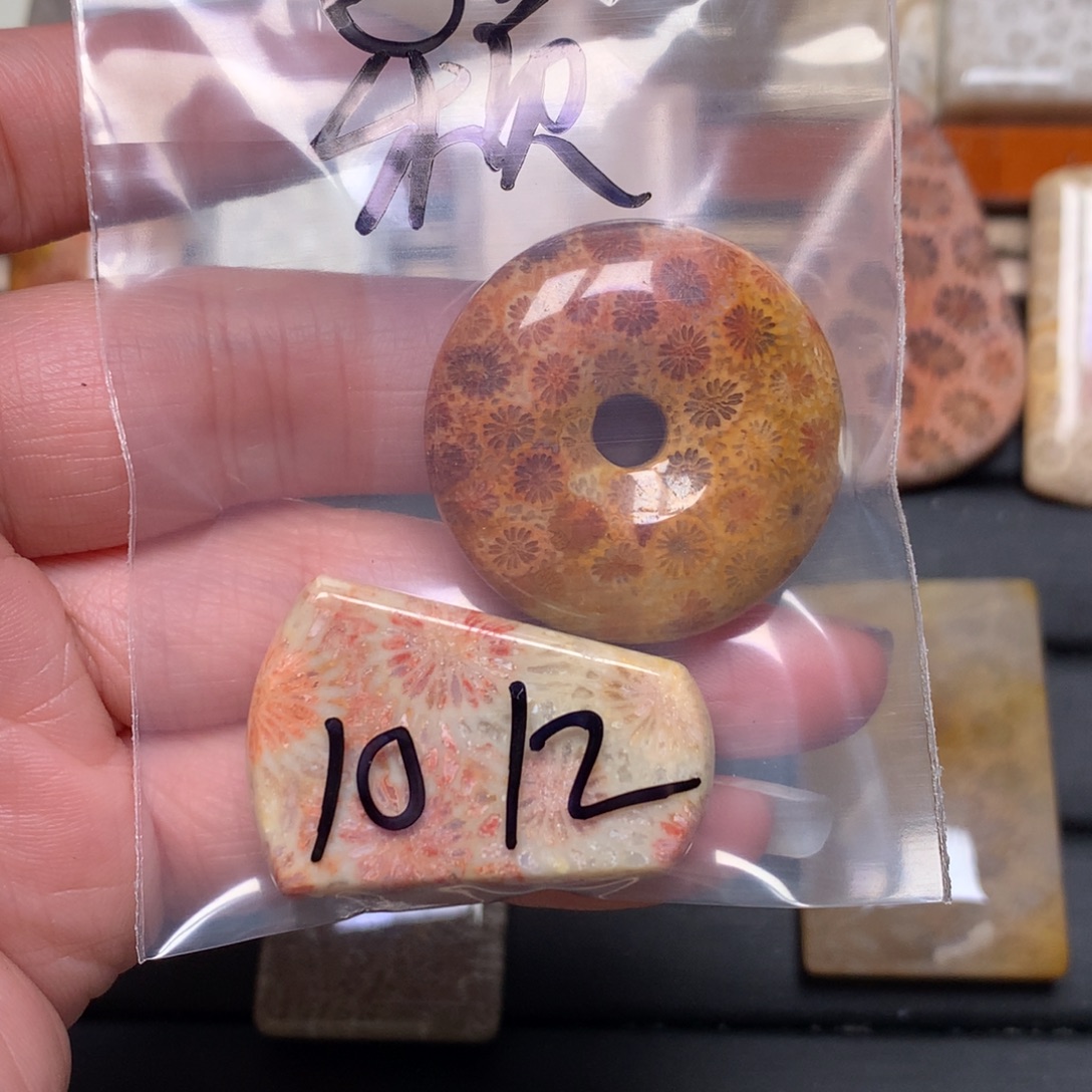 颖***。硅化玉未镶嵌吊坠无事牌手排平安扣