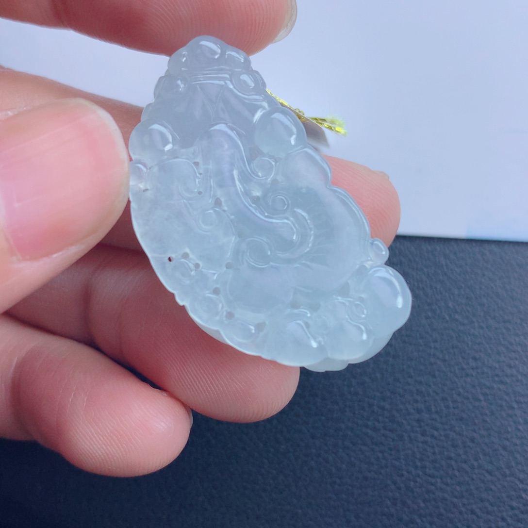 翡翠颈饰未镶嵌貔貅