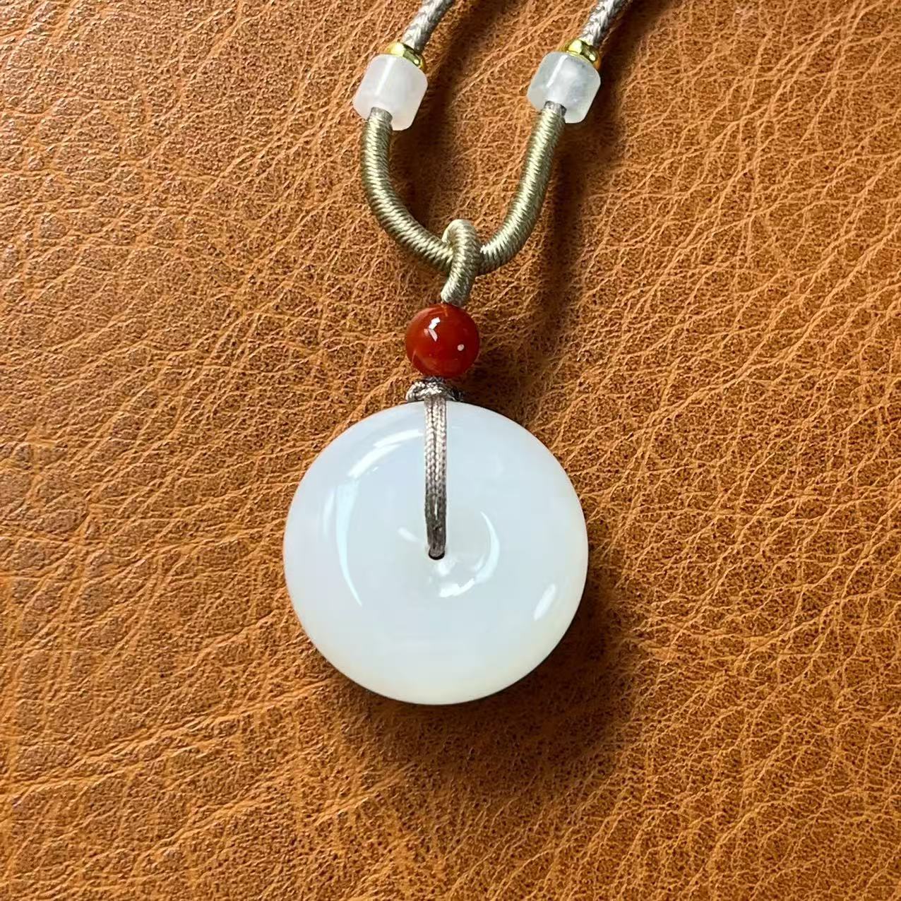 z0001和田玉平安扣