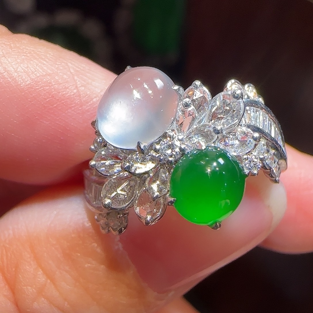 翡翠18K金镶嵌戒指