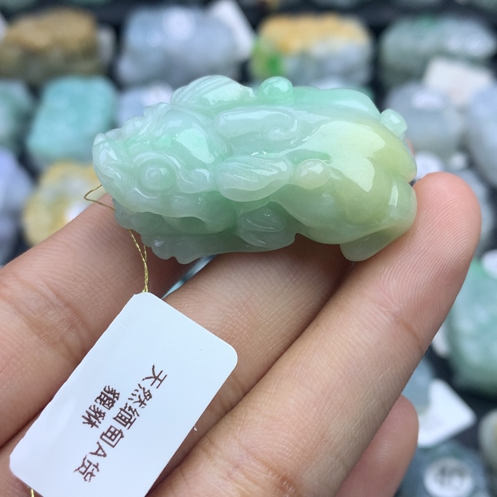 翡翠颈饰未镶嵌天然缅甸翡翠