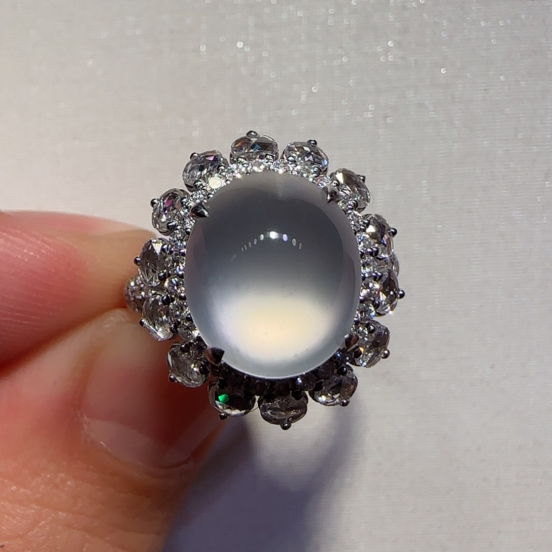 翡翠戒指18K金镶嵌戒指