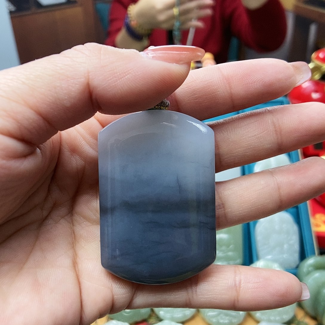 和田玉颈饰未镶嵌求**得