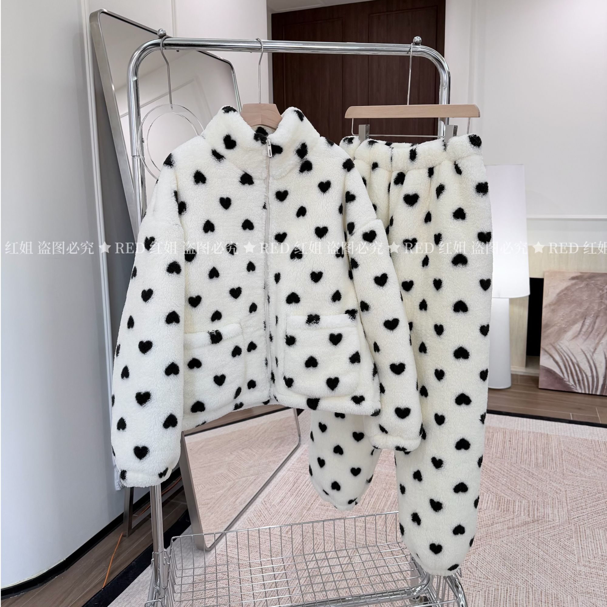 3斤半！！私人定制巨厚面料！！一套直接过冬超好看爱心家居服可外穿