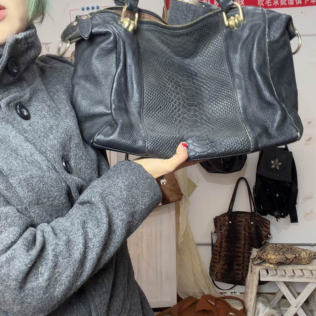 J***.蟒皮（革）宝贝宝贝宝贝宝贝宝贝吧