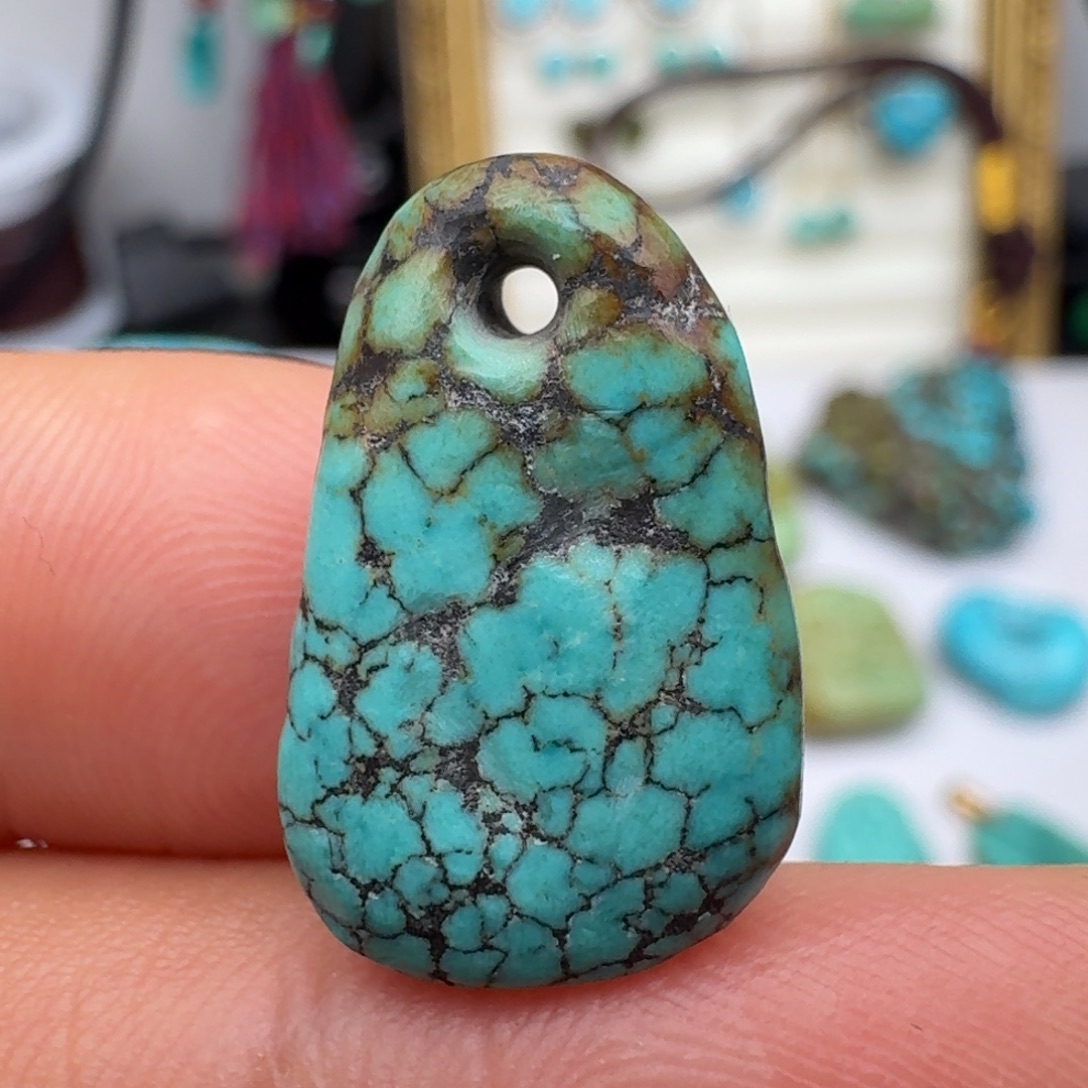 绿松石未镶嵌珠宝奇石