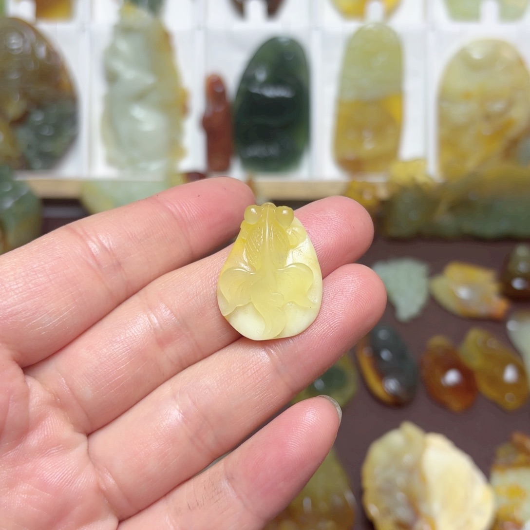 蛇纹石玉吊坠(不含链)未镶嵌