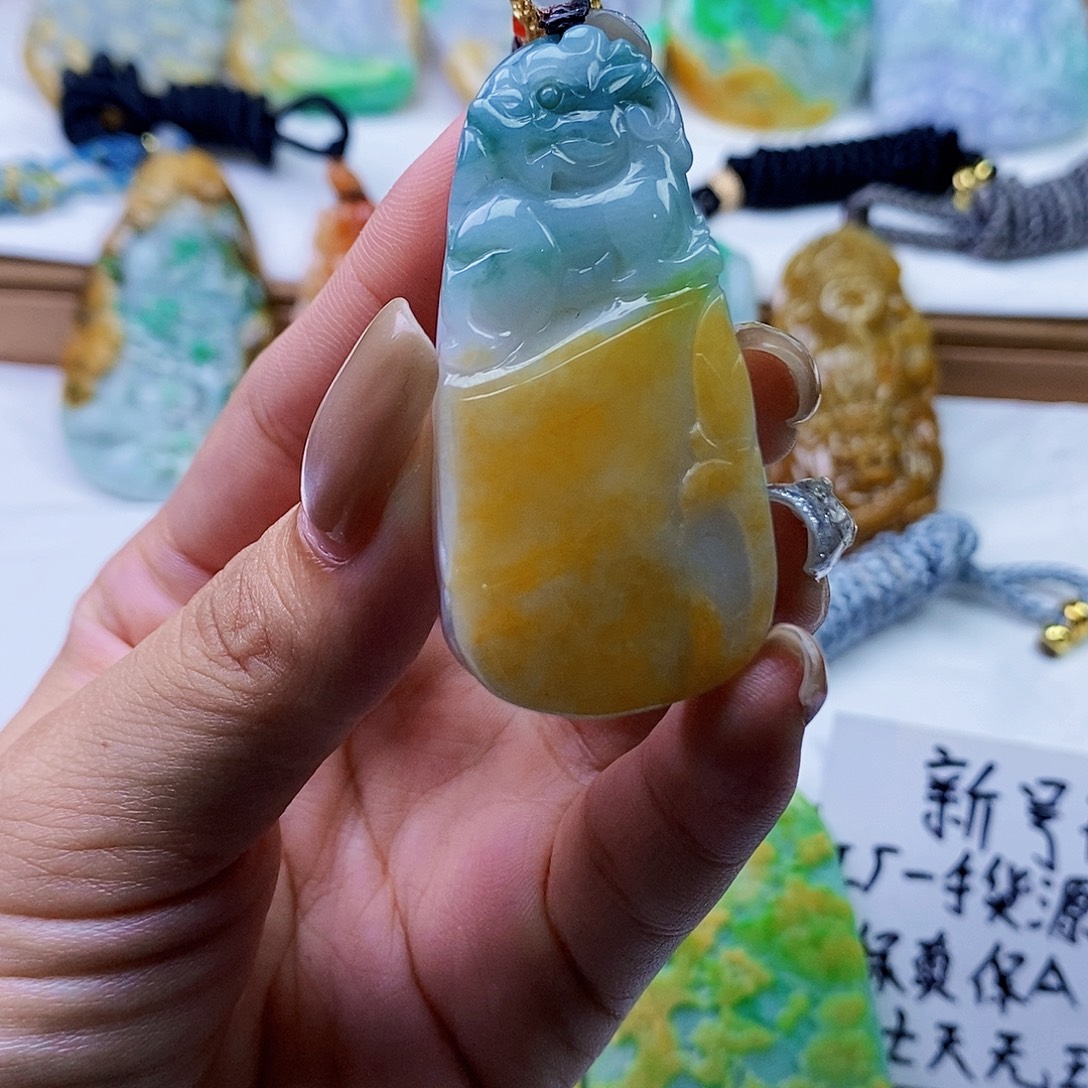 颈饰未镶嵌翡翠翡翠