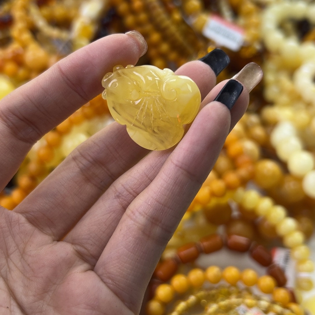 琥珀珠宝奇石未镶嵌
