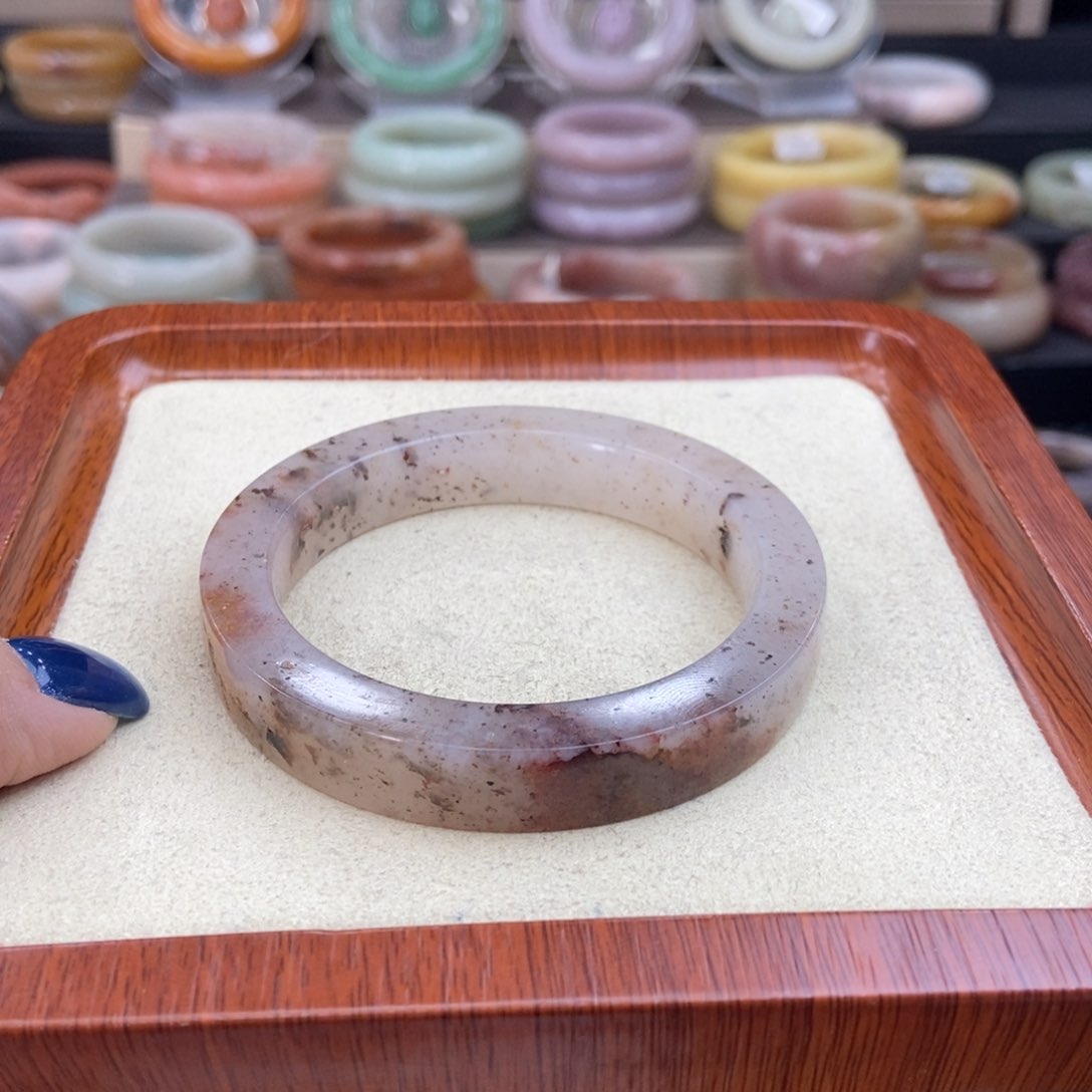 石英质玉手镯未镶嵌