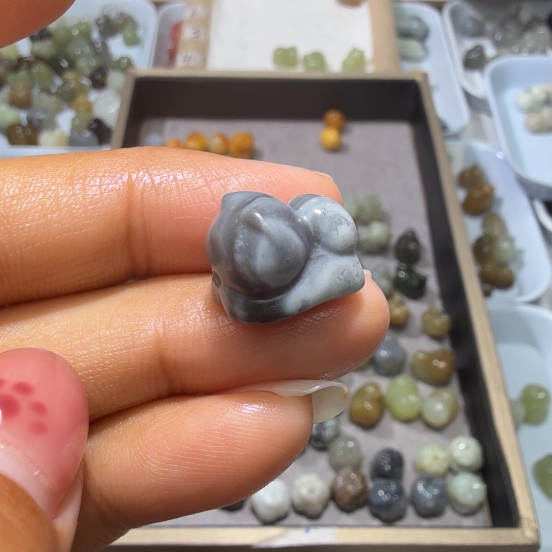 和田玉未镶嵌珠宝奇石