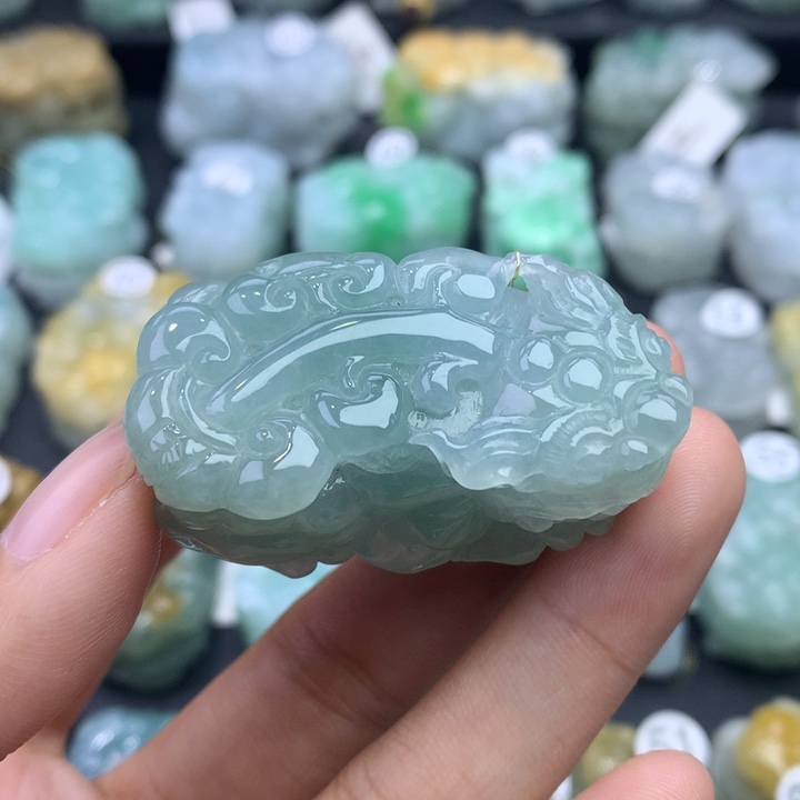 翡翠颈饰未镶嵌天然缅甸翡翠