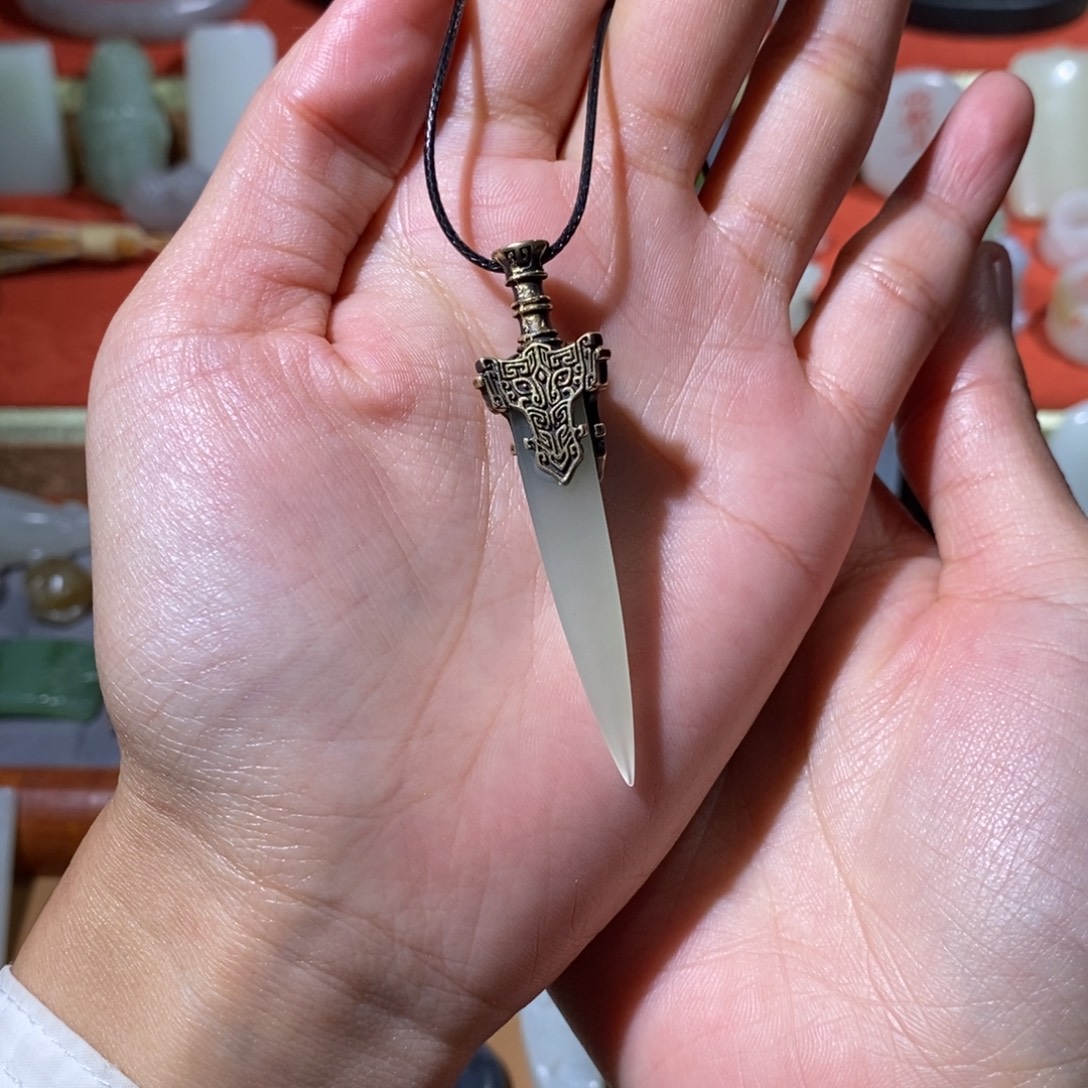 和田玉未镶嵌颈饰