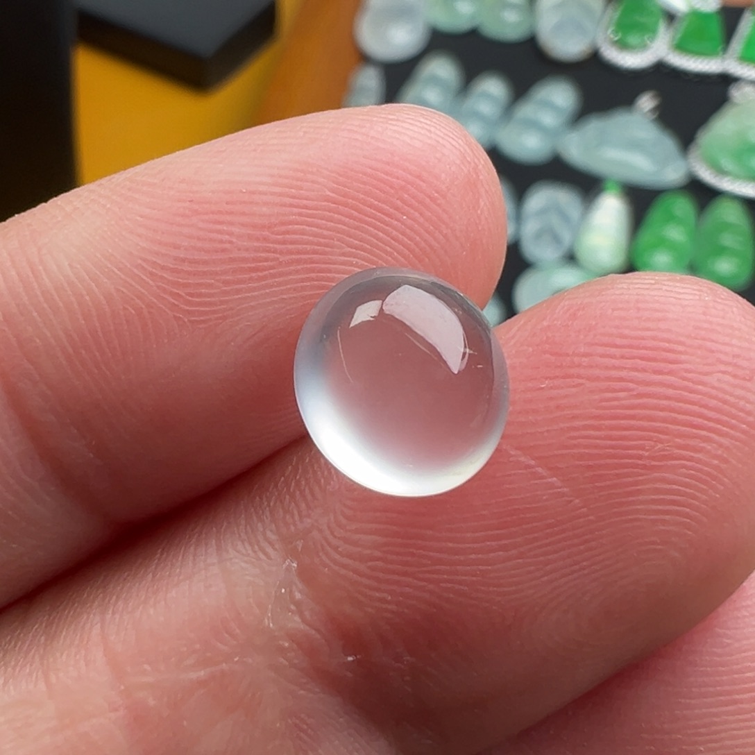 翡翠颈饰未镶嵌蛋面9.6