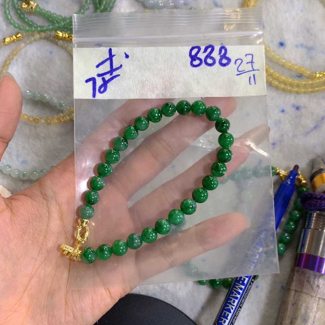 呀***豆定制翡翠未镶嵌天然缅甸翡翠多样性