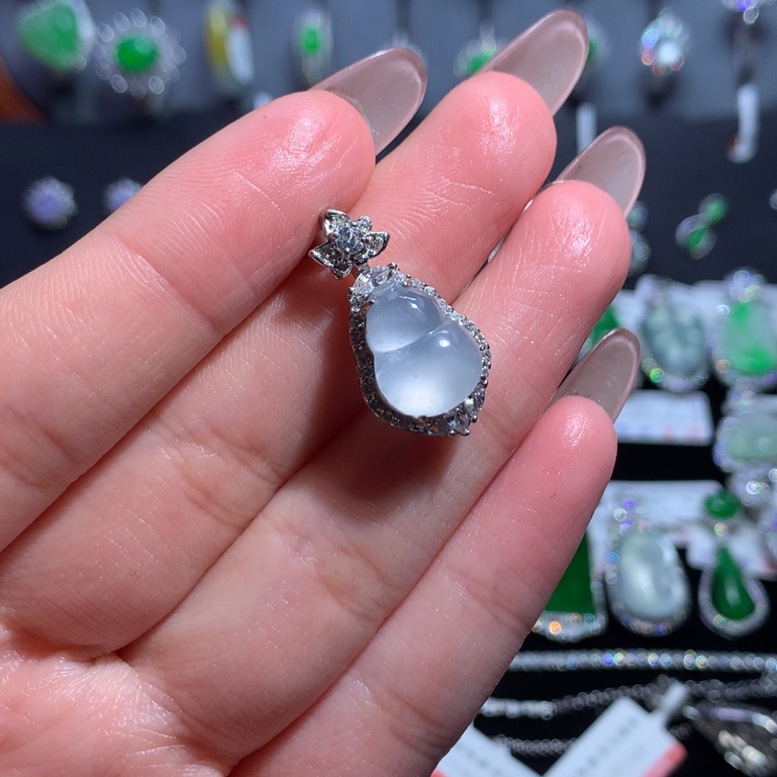 翡翠颈饰银S925镶嵌天然翡翠