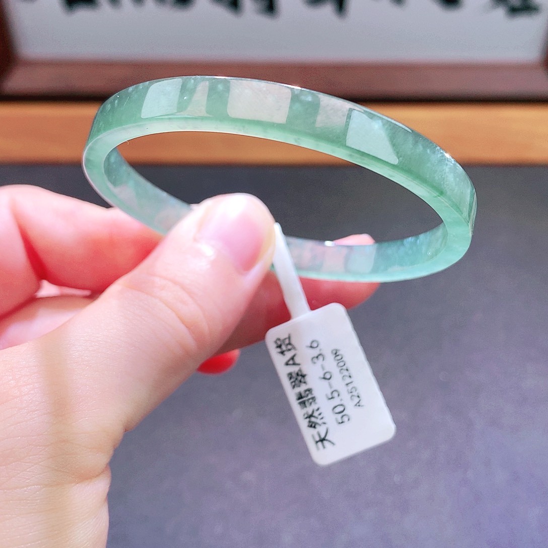 翡翠未镶嵌手镯天然翡翠