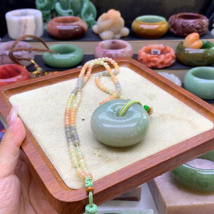 石英岩玉未镶嵌13468975444