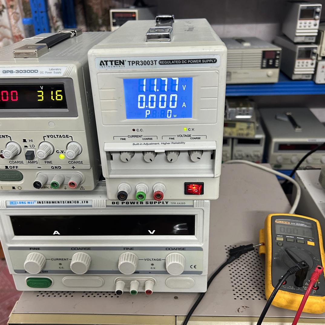 30V3Ａ可调直流稳压电源