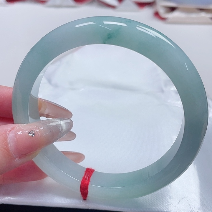 翡翠手镯未镶嵌缅甸