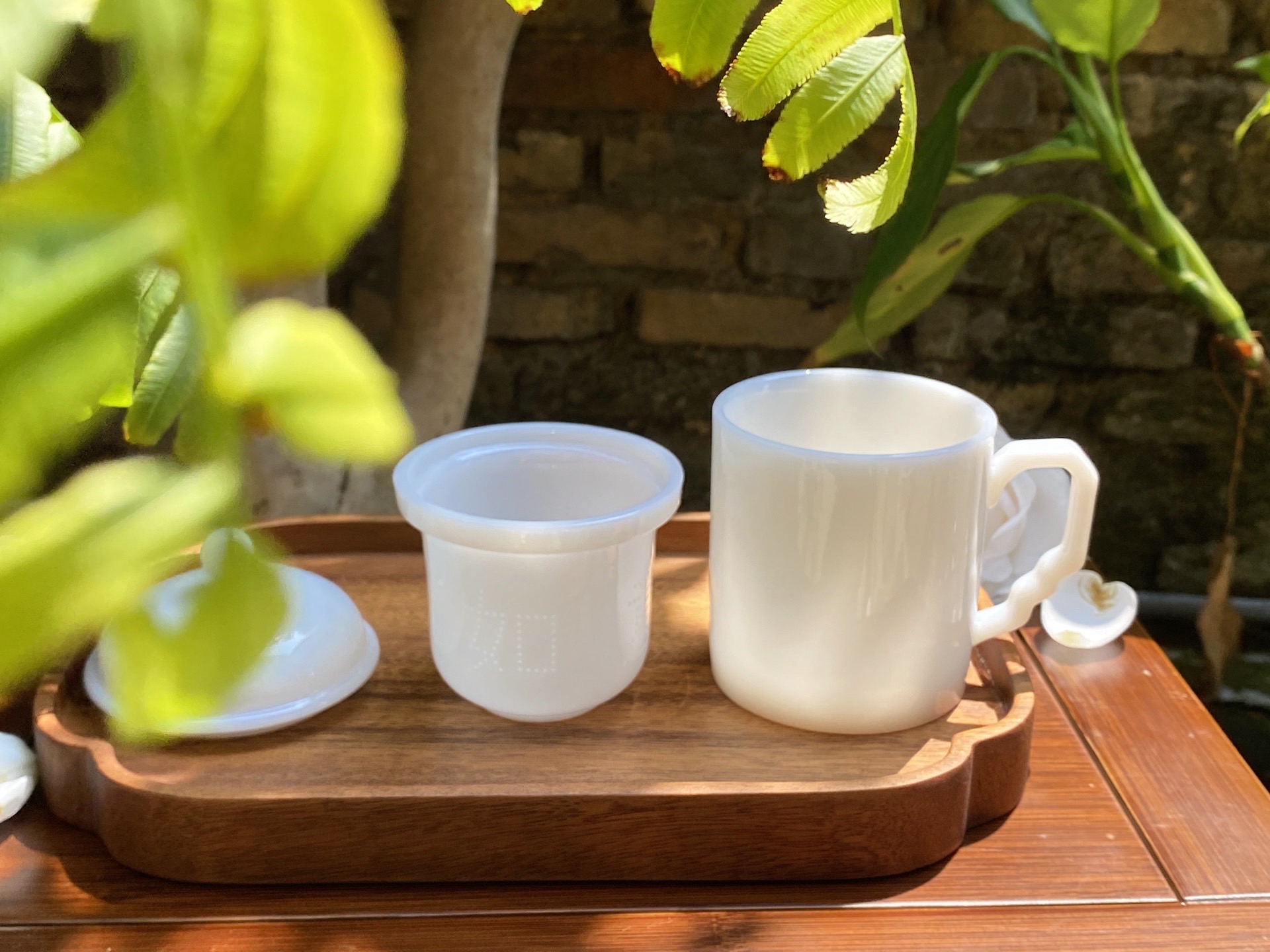 德化白瓷手绘陶瓷茶杯茶具纯白色带盖家用办公会议客房泡茶杯创意