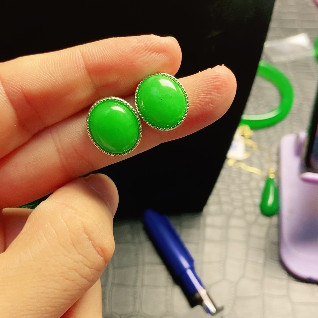 翡翠14K金镶嵌颈饰耳钉