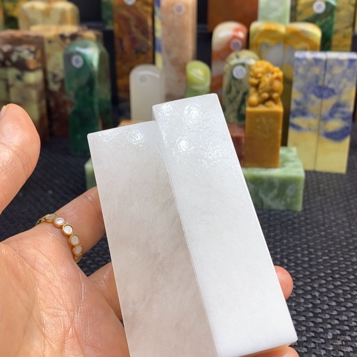 南美石春****耶青田石印章石