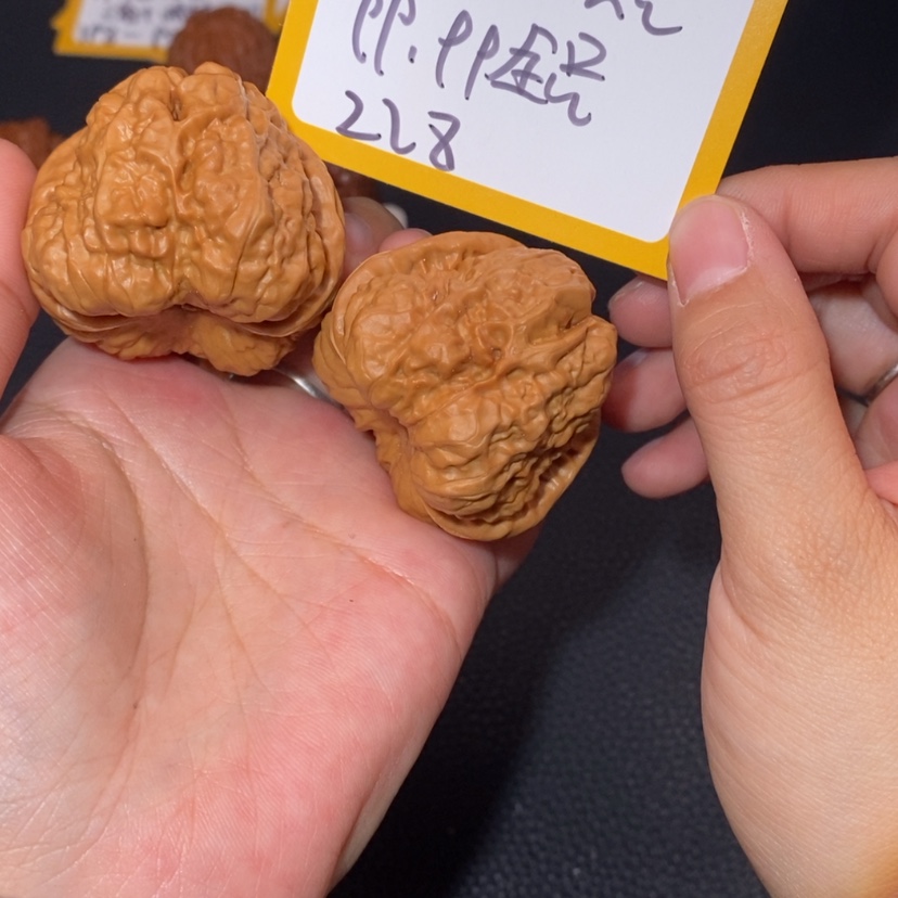 【闪购商品】文玩核桃吊坠1846肌肉蛙