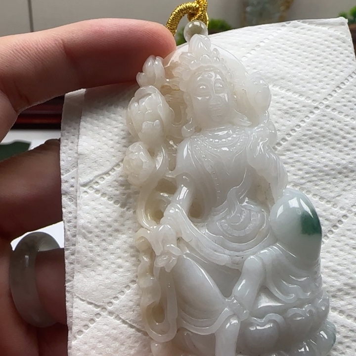 翡翠颈饰未镶嵌度母观音