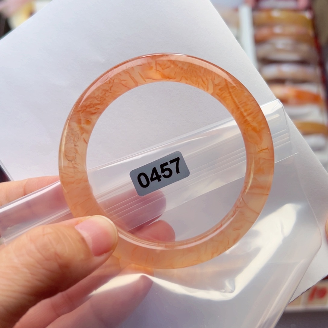 玛瑙/玉髓手镯未镶嵌只*