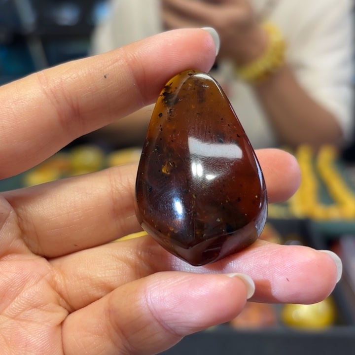 琥珀未镶嵌颈饰琥珀