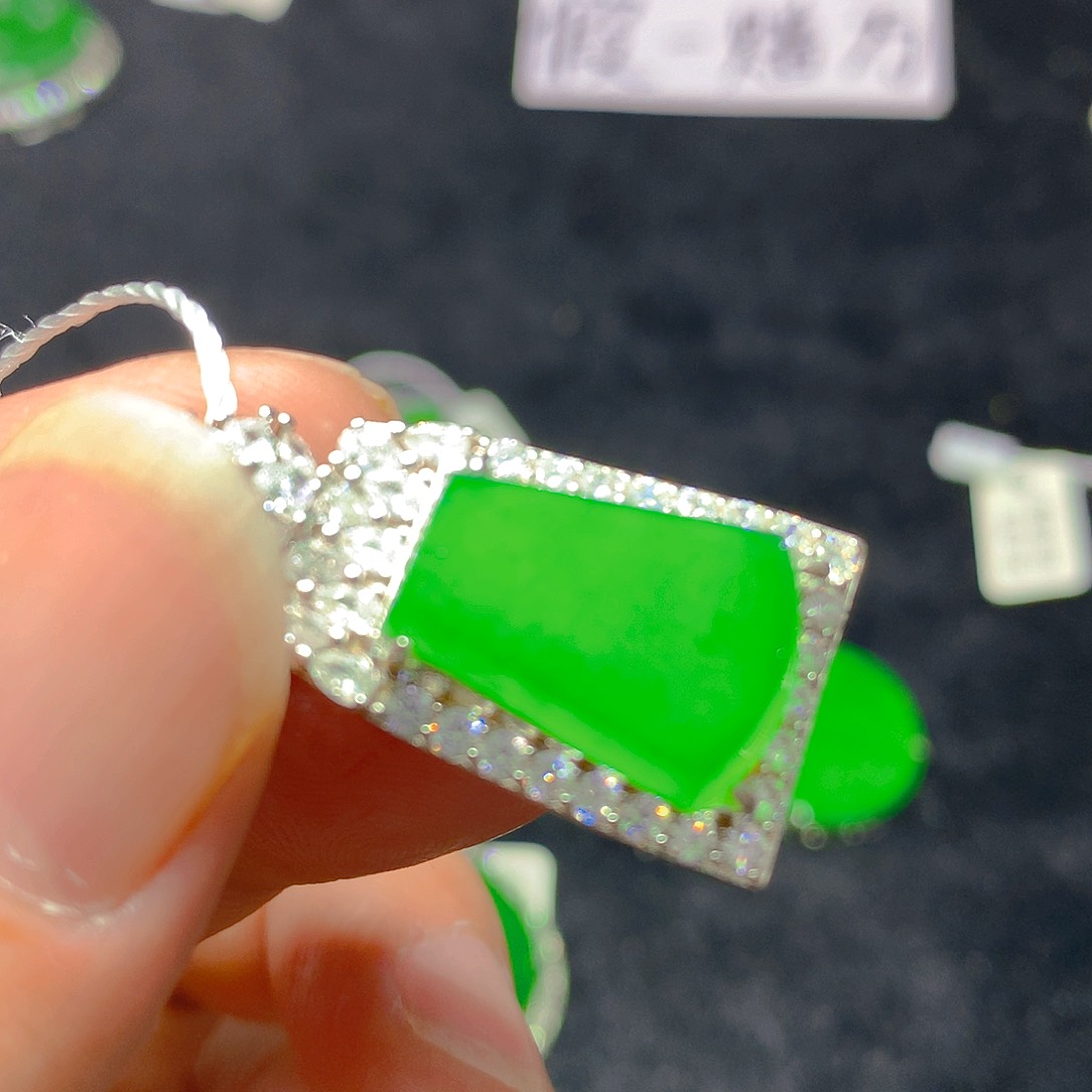 颈饰银S925镶嵌翡翠