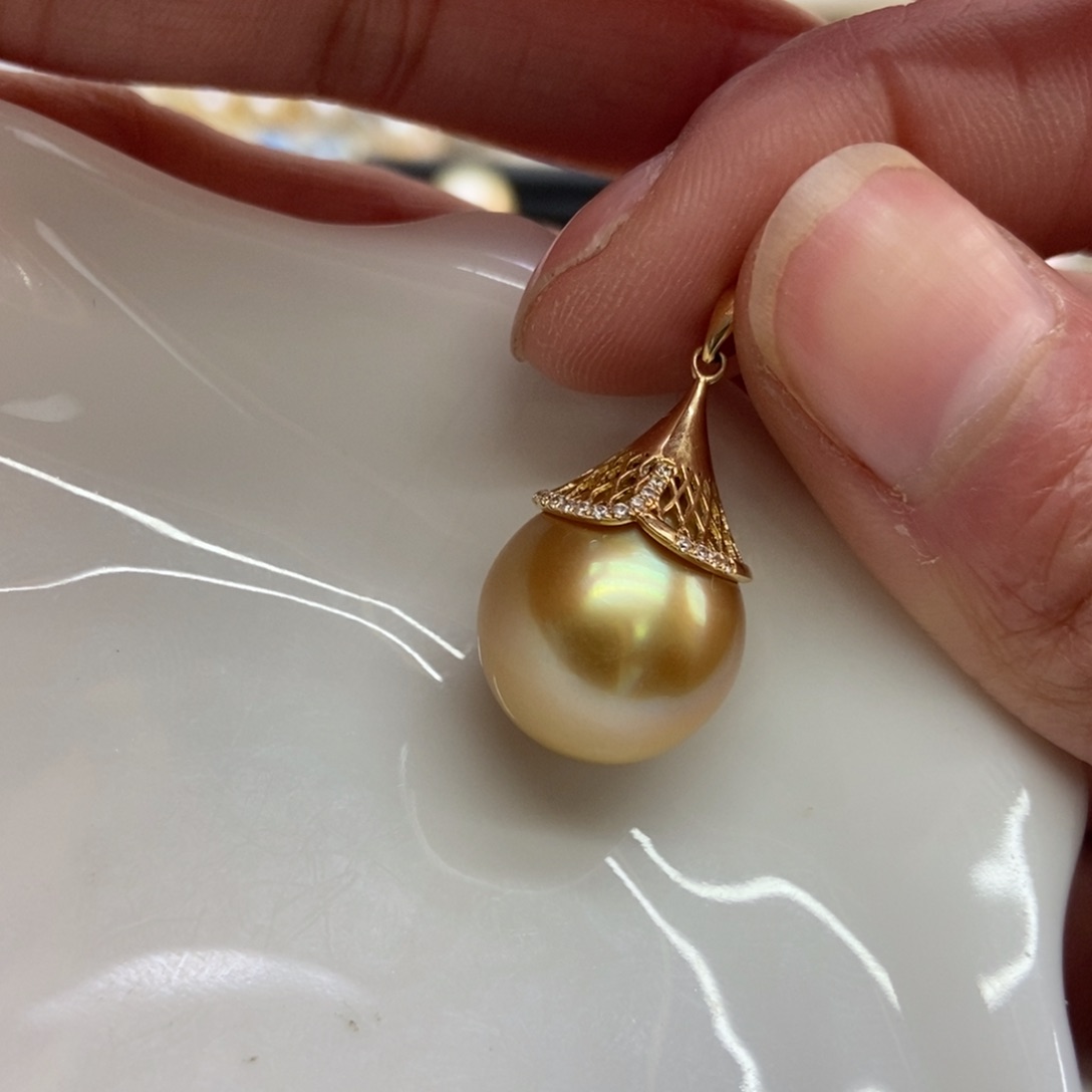 海水珍珠吊坠(不含链)18K金镶嵌