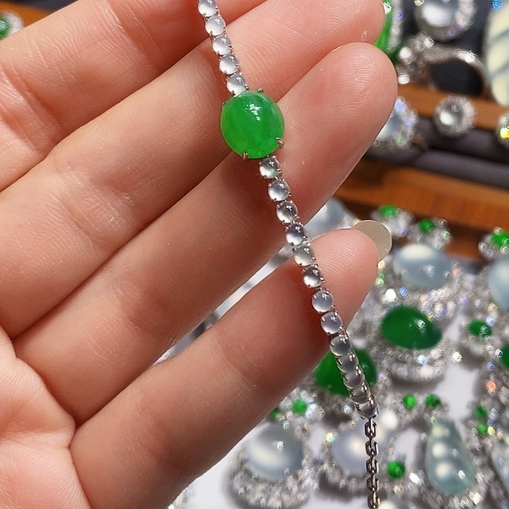 18K金镶嵌手链翡翠