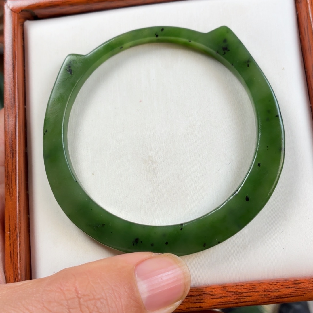 和田玉未镶嵌颈饰圈口56