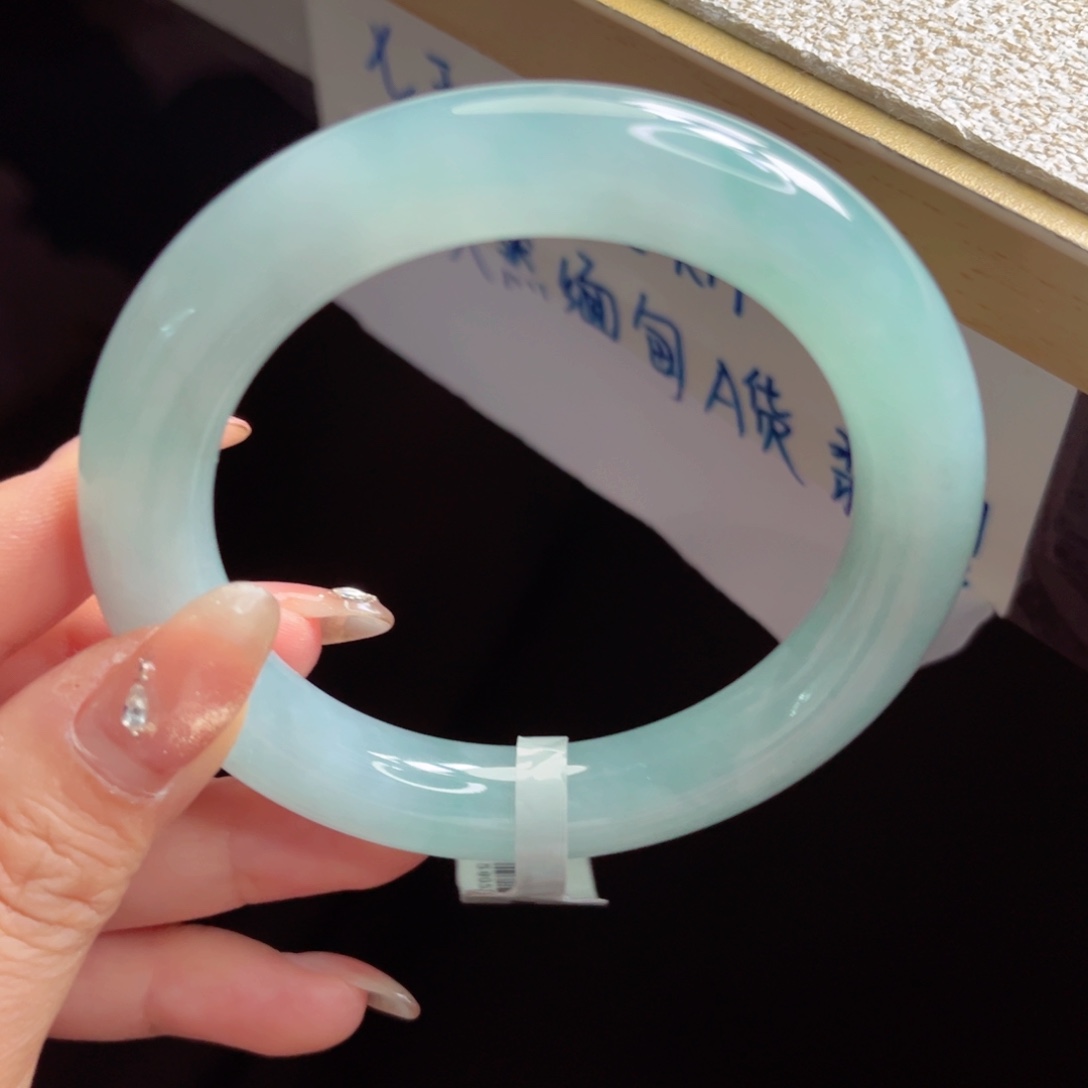 翡翠未镶嵌手镯手镯