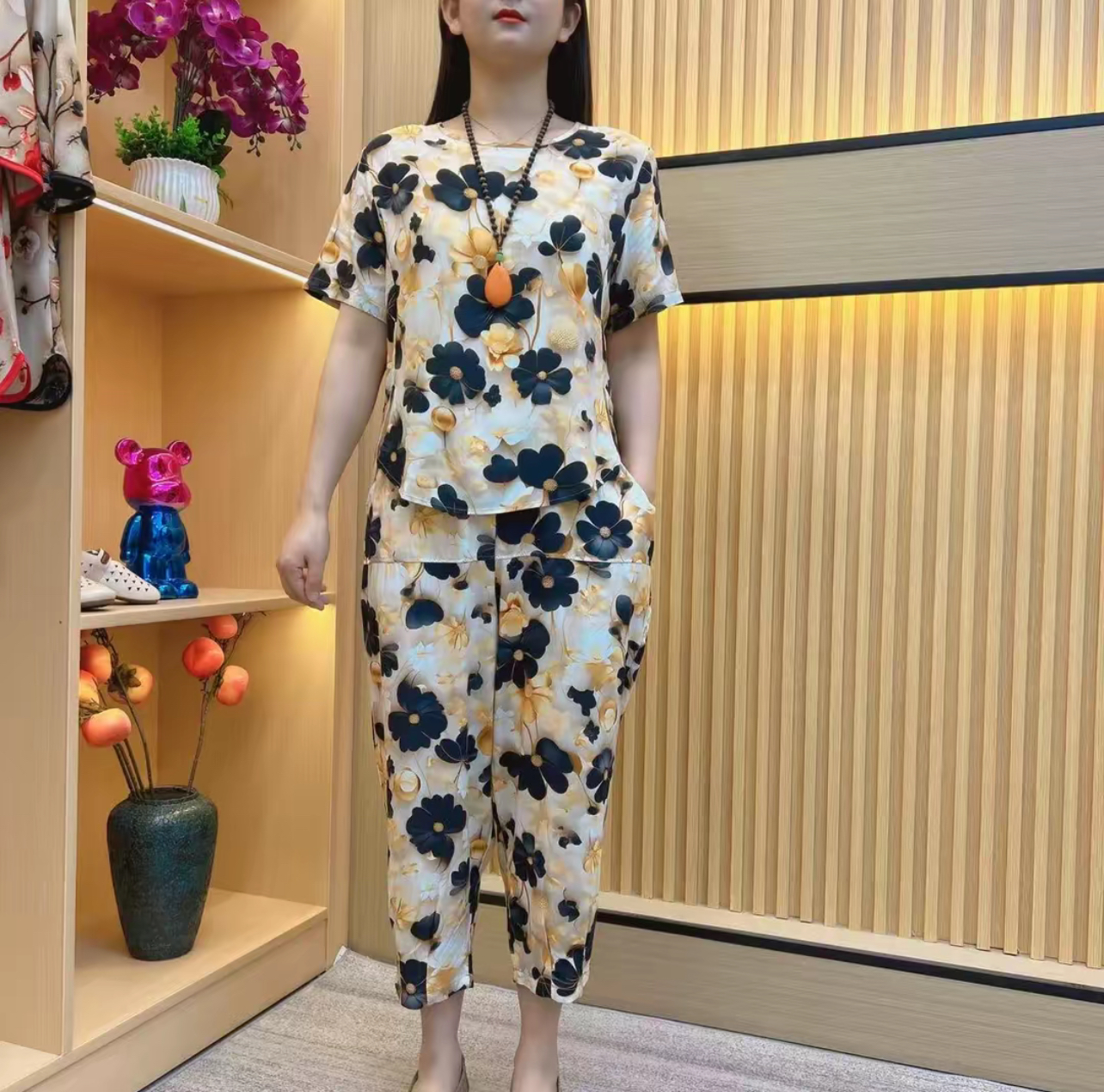 2025夏季新款时尚气质休闲宽松洋气立体金花妈妈装套装[黑金花]