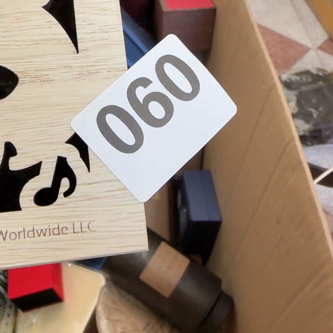 小***向非洲紫檀（红花梨）